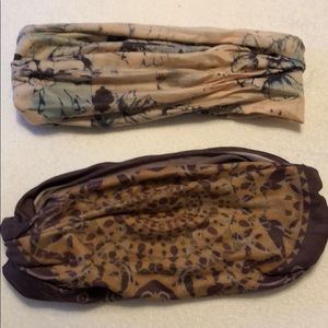 2 FREE PEOPLE PRINTED WIDEBANDS